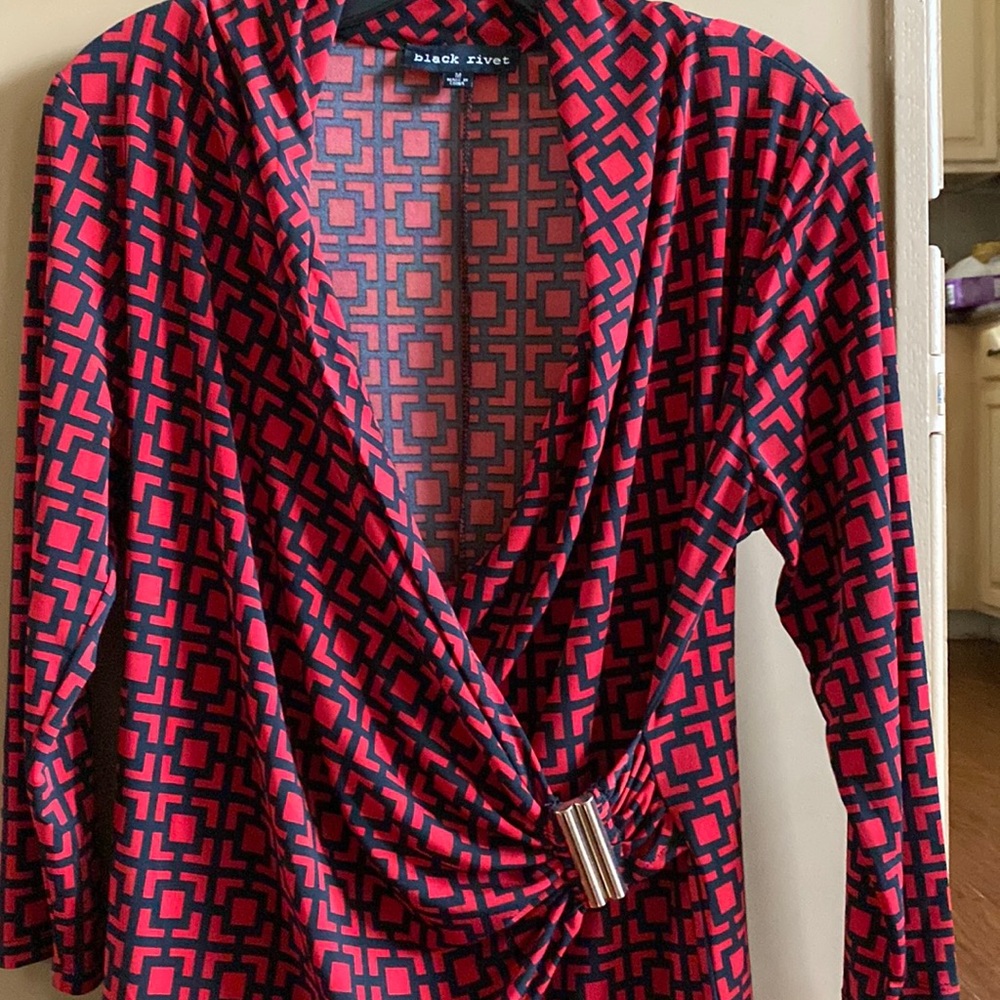 Dressy 3/4 length sleeve top. True color 2nd pic
